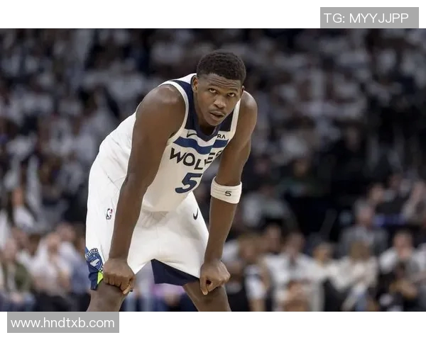 2015年NBA季后赛精彩对决鹈鹕与雷霆的激烈较量回顾与分析